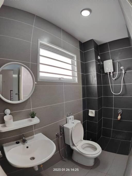 Prima Guest House - Puncak Alam Homestay Mus-Lim Friendly Bandar Puncak Alam Экстерьер фото